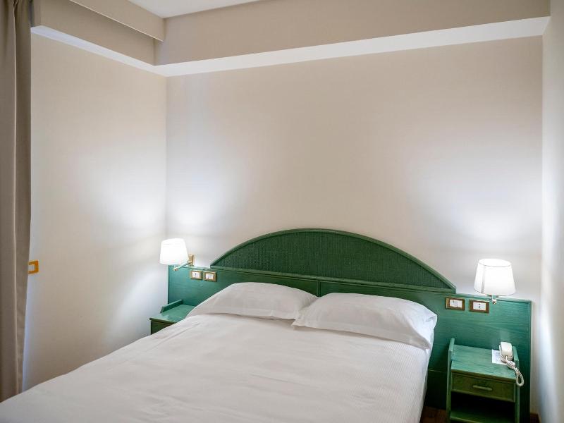 Hotel Altamira image