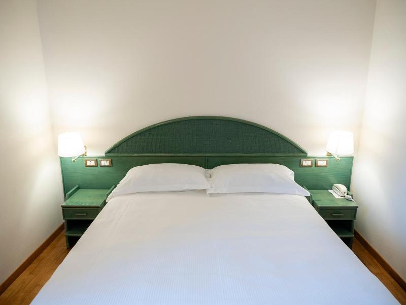 Hotel Altamira image