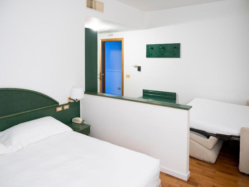 Hotel Altamira image