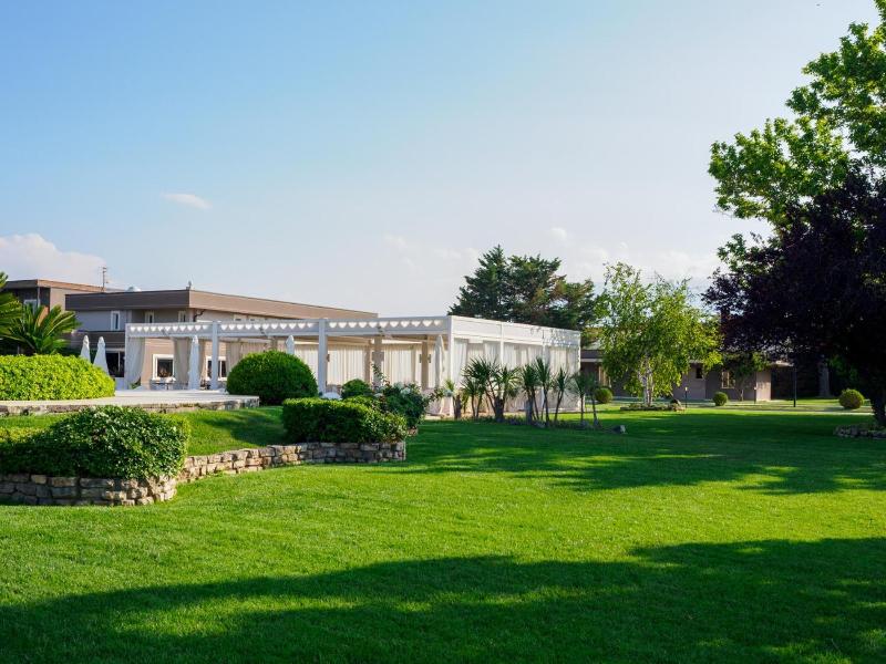 Hotel Altamira image