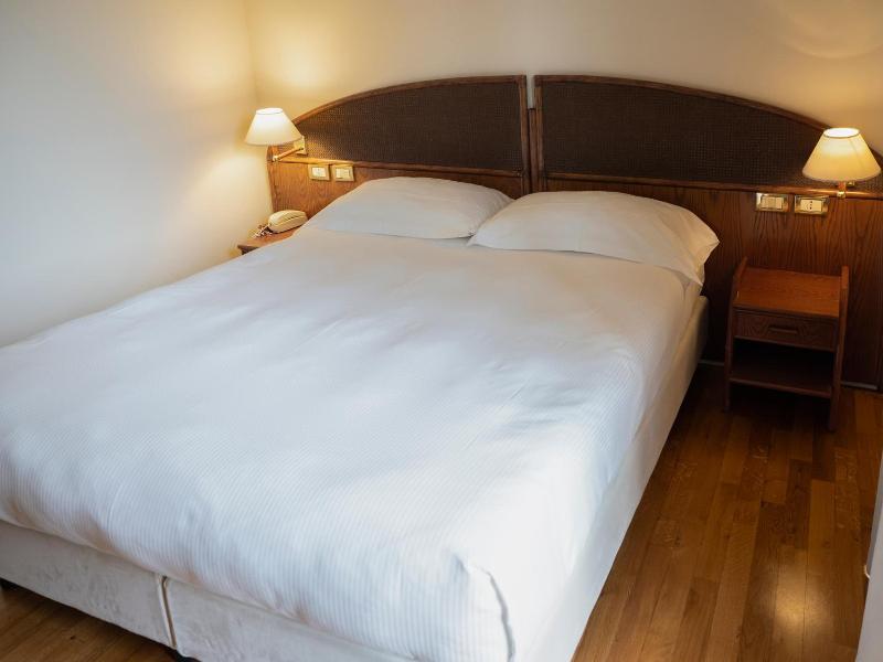 Hotel Altamira image