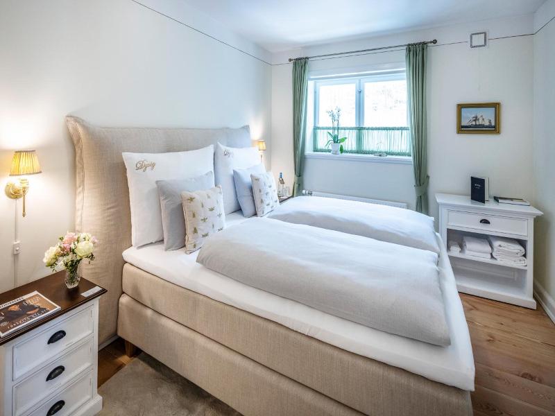 Dyvig Badehotel image
