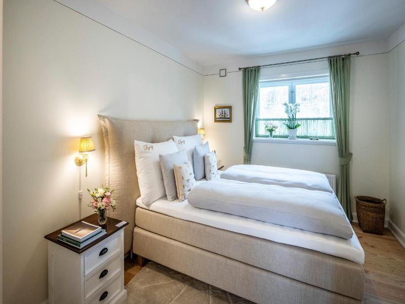 Dyvig Badehotel image