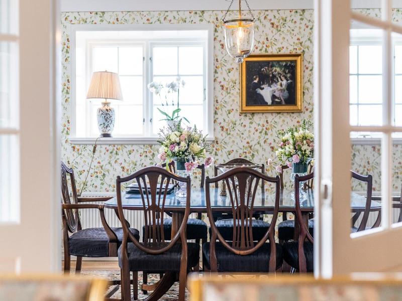 Dyvig Badehotel image