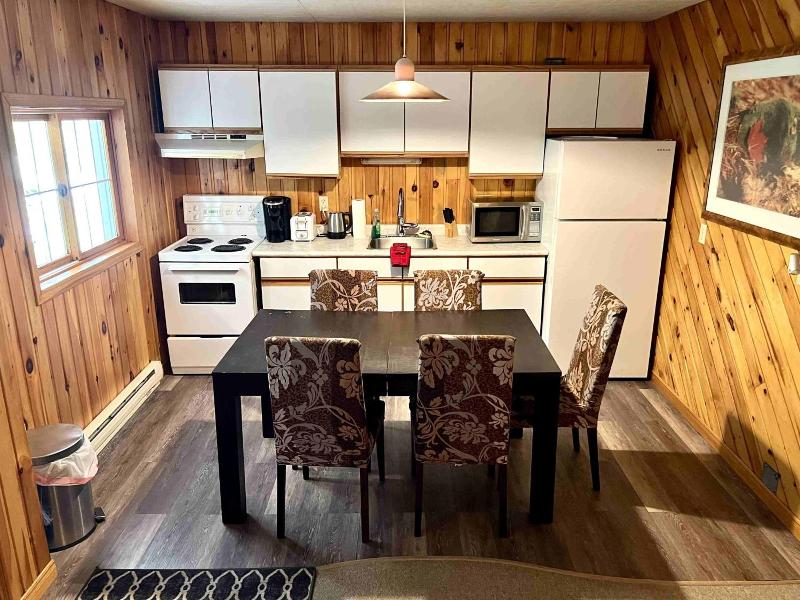"high Falls Bay Cottages, Camping & Waterpark" image