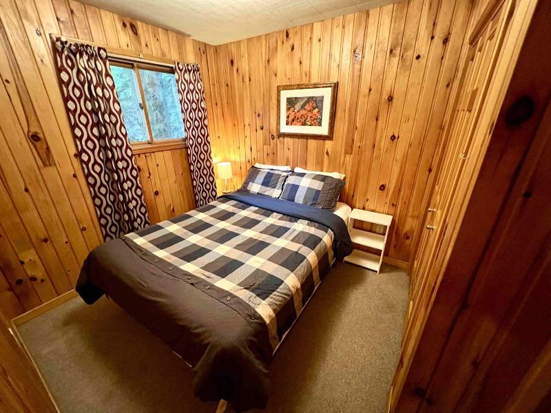 "high Falls Bay Cottages, Camping & Waterpark" image