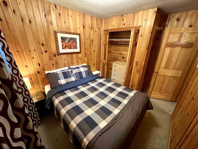 "high Falls Bay Cottages, Camping & Waterpark" image