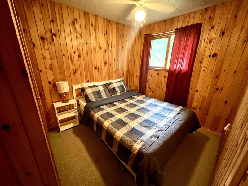 "high Falls Bay Cottages, Camping & Waterpark" image