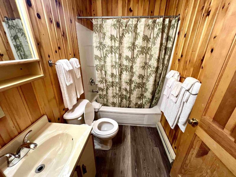 "high Falls Bay Cottages, Camping & Waterpark" image