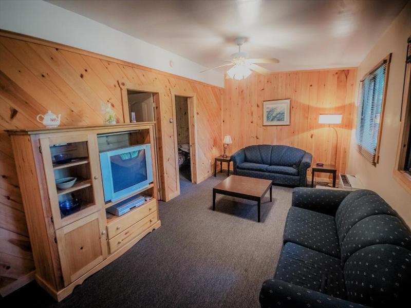 "high Falls Bay Cottages, Camping & Waterpark" image