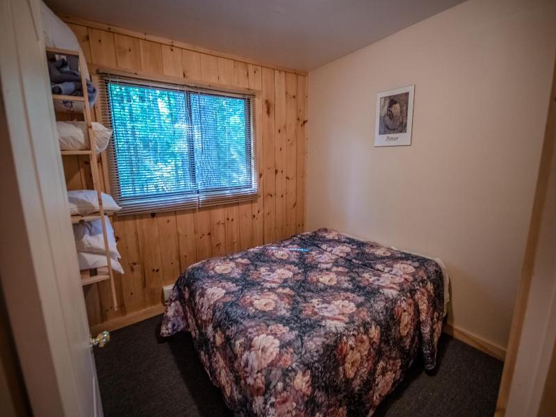 "high Falls Bay Cottages, Camping & Waterpark" image
