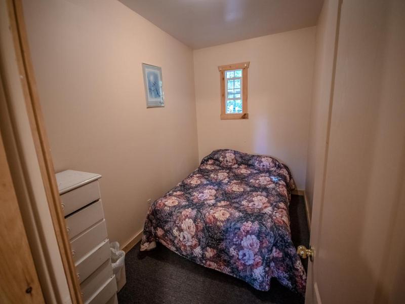 "high Falls Bay Cottages, Camping & Waterpark" image