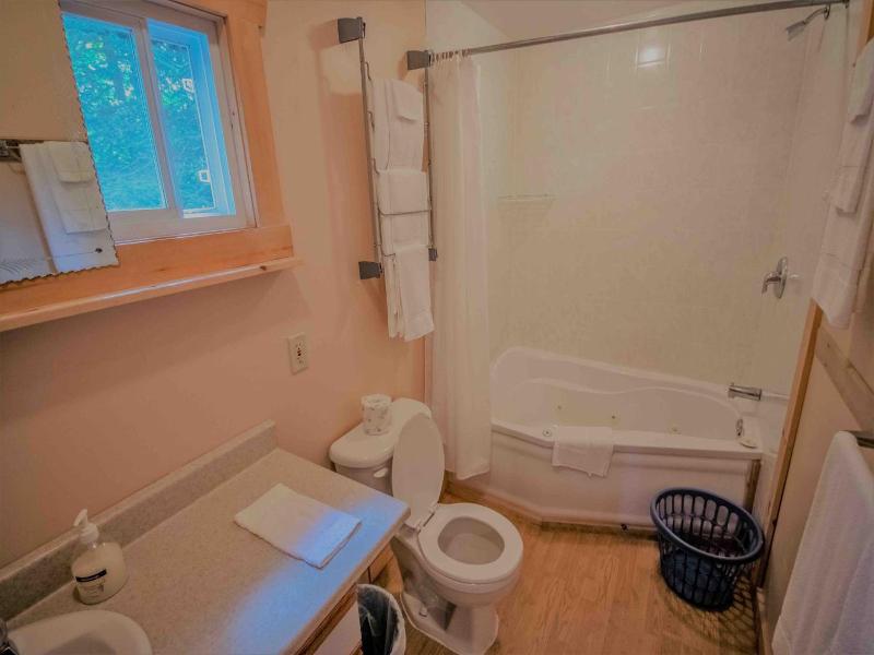 "high Falls Bay Cottages, Camping & Waterpark" image