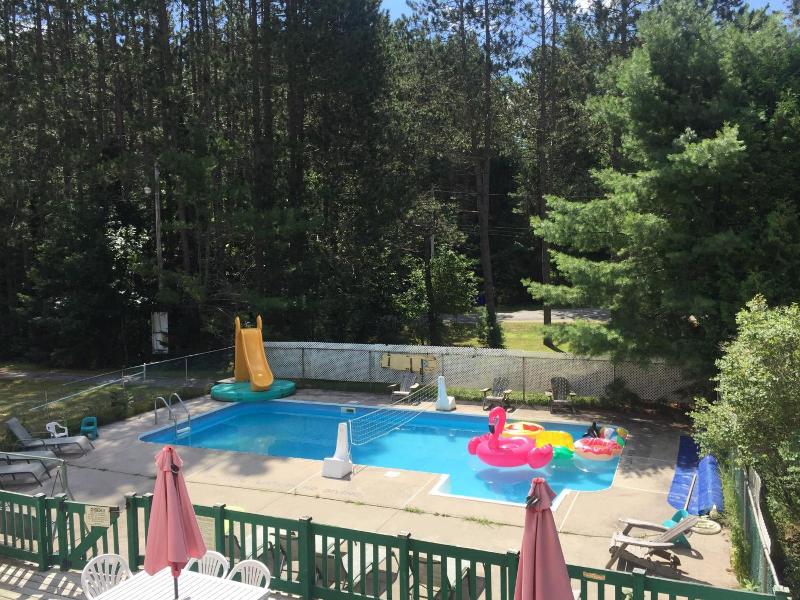 "high Falls Bay Cottages, Camping & Waterpark" image
