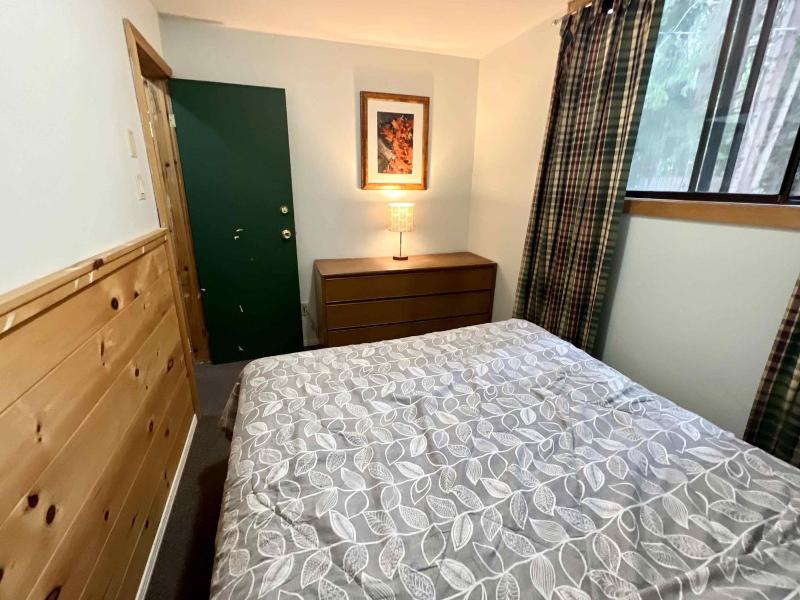 "high Falls Bay Cottages, Camping & Waterpark" image