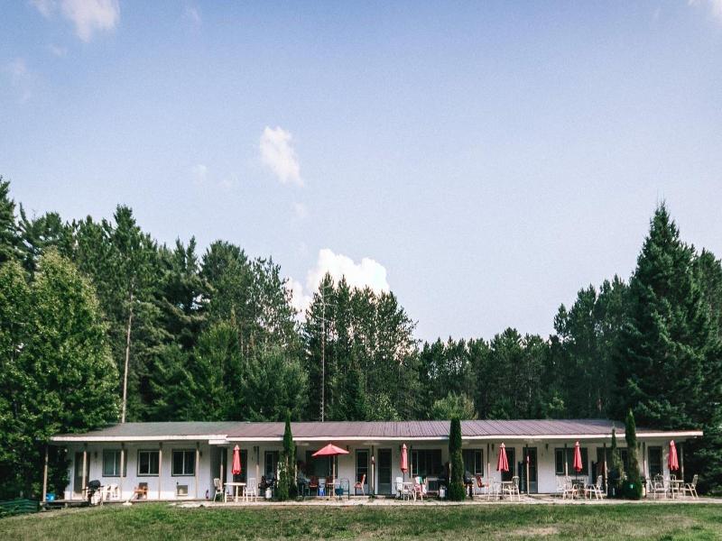 "high Falls Bay Cottages, Camping & Waterpark" image
