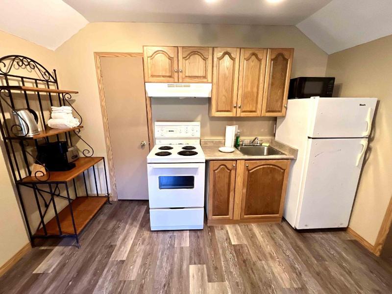 "high Falls Bay Cottages, Camping & Waterpark" image