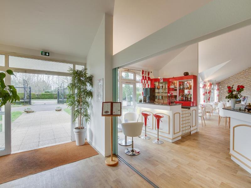 Le Relais De Voisins image