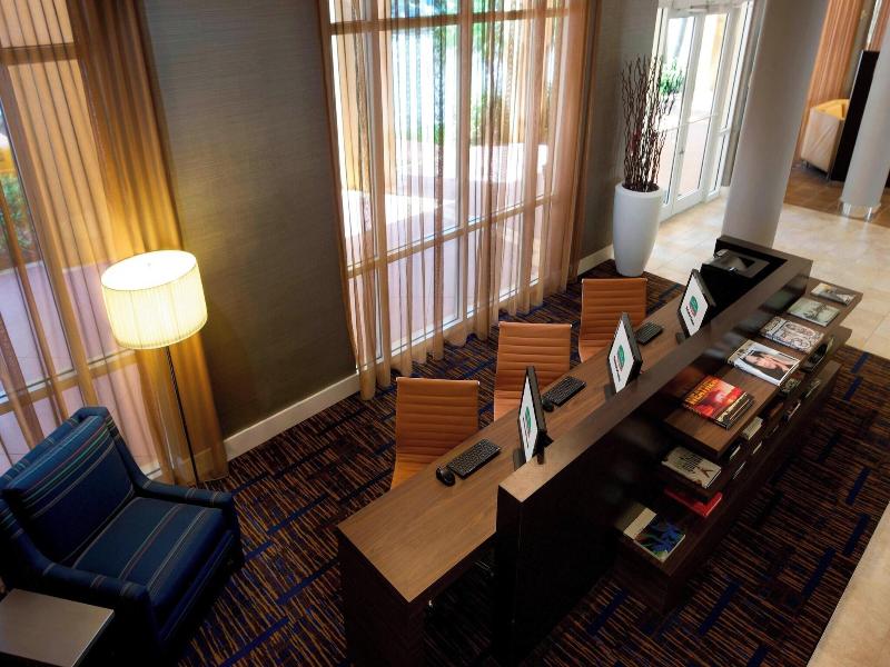Courtyard Miami Dadeland image