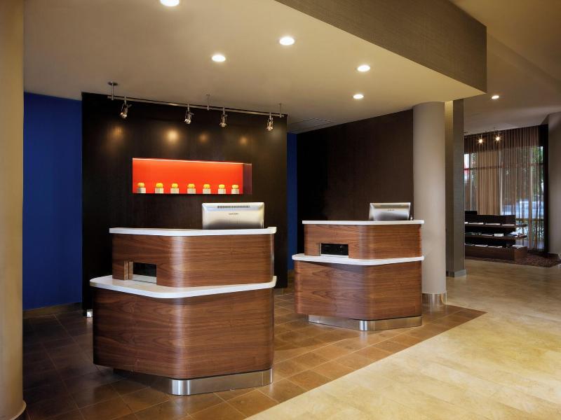 Courtyard Miami Dadeland image