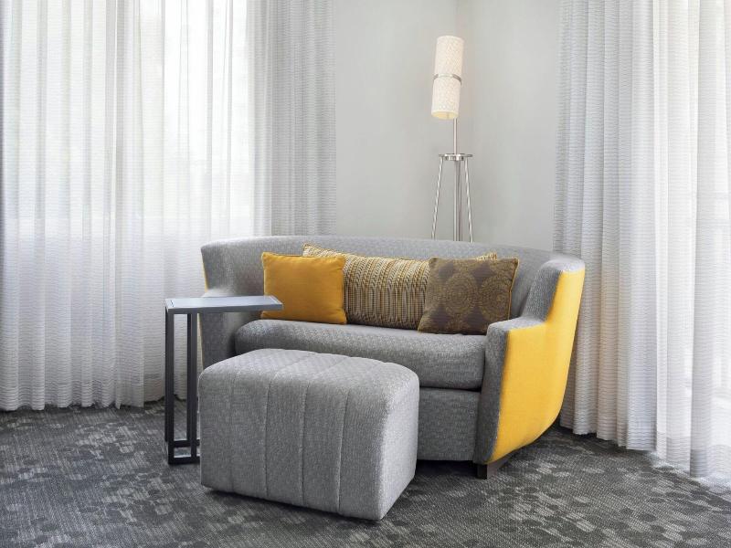 Courtyard Miami Dadeland image