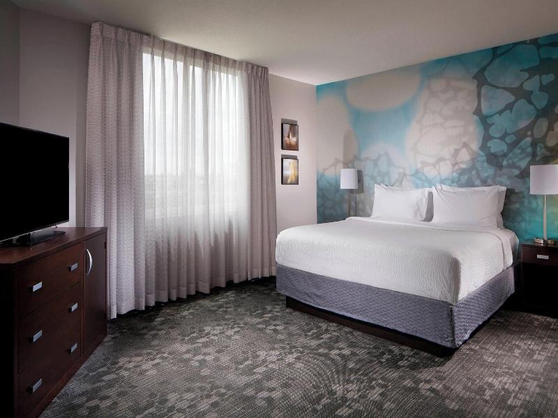 Courtyard Miami Dadeland image