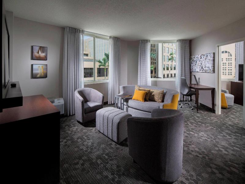 Courtyard Miami Dadeland image