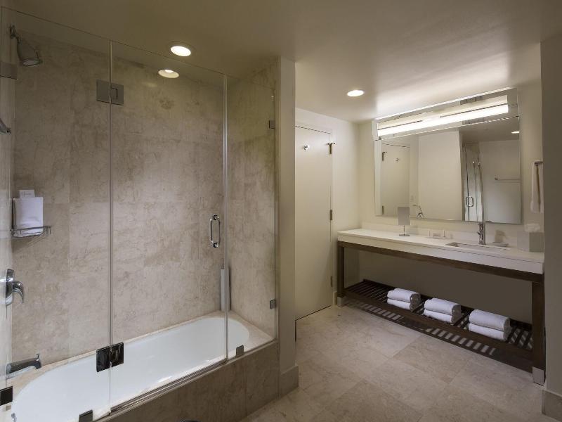 Courtyard Miami Dadeland image