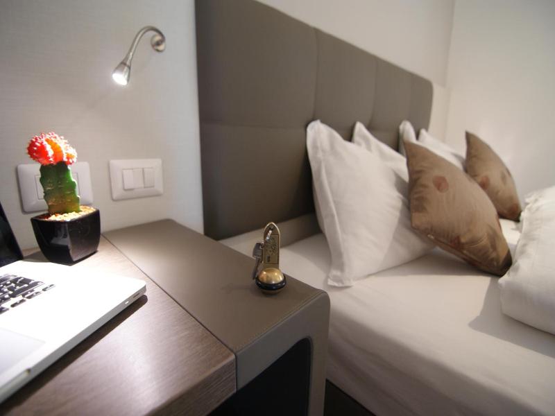 Hotel Raffl image
