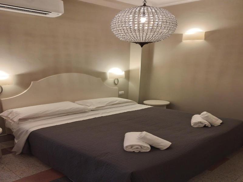 Hotel Eden Alaxi Hotels image