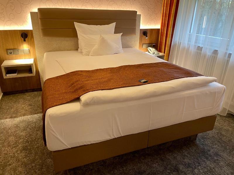 Hotel Merkur image