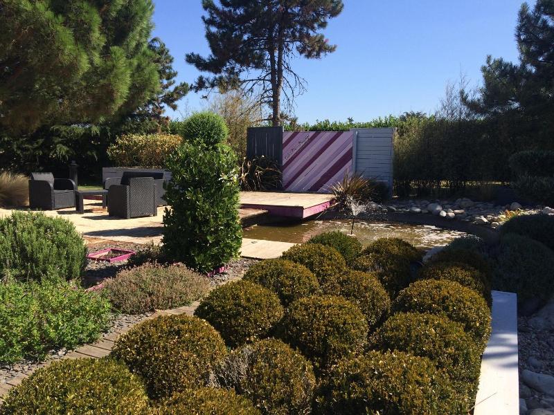 Sous Les Pins image
