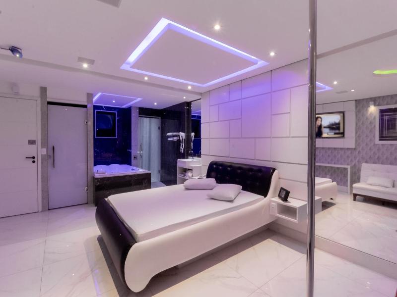 Bambina Hotel -adultos Somente image