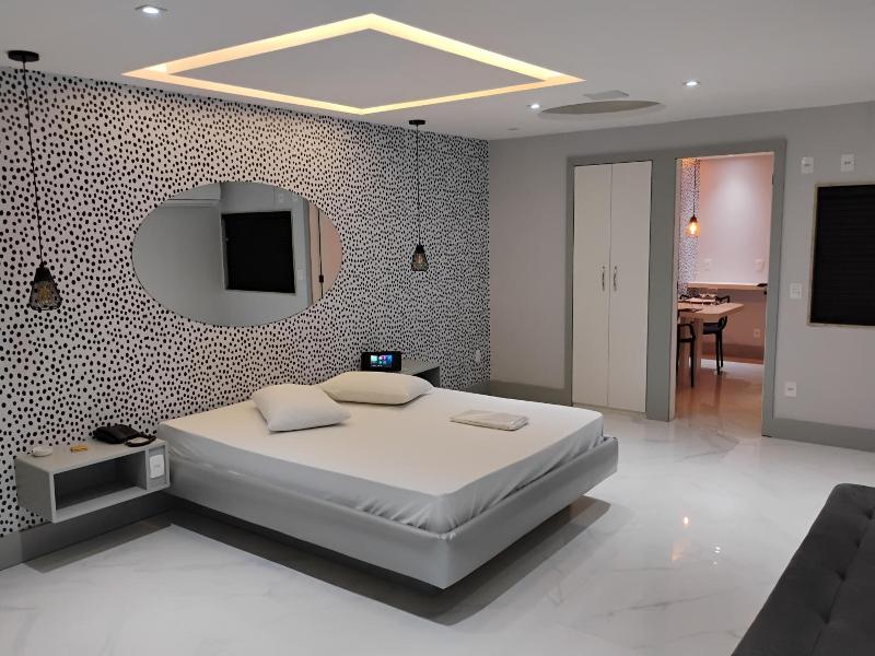 Bambina Hotel -adultos Somente image