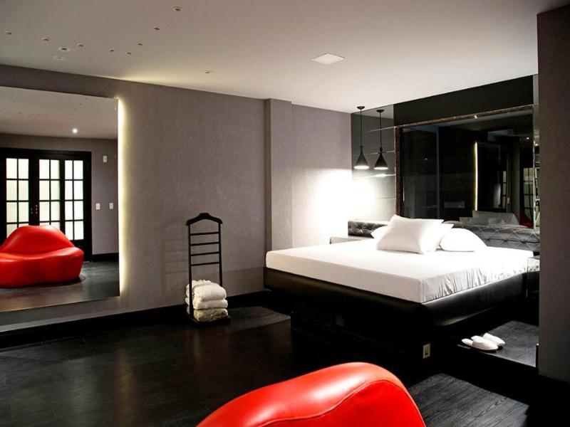 Bambina Hotel -adultos Somente image