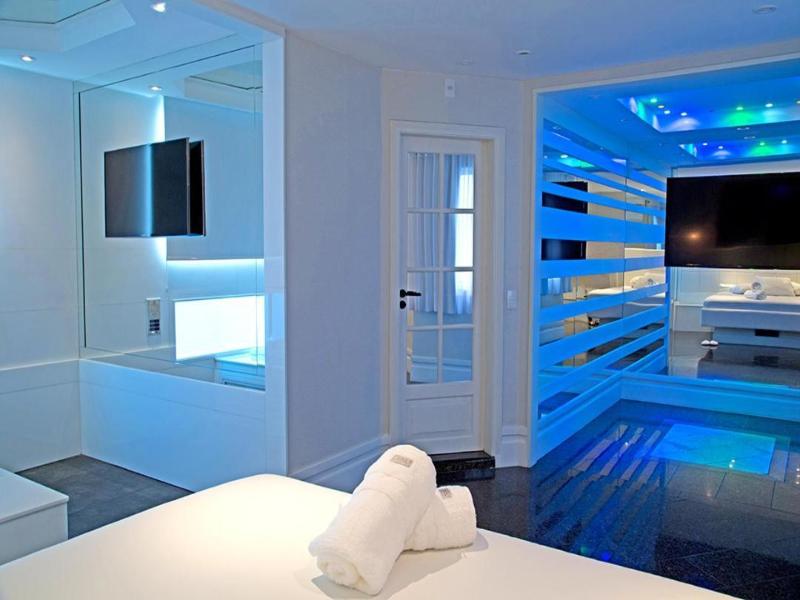 Bambina Hotel -adultos Somente image