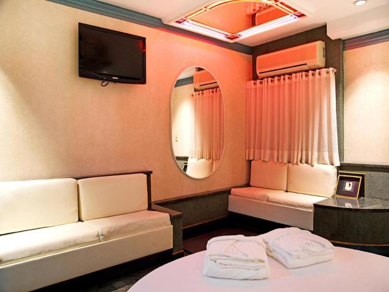 Bambina Hotel -adultos Somente image