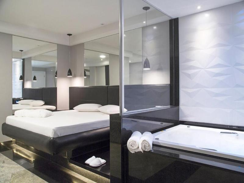 Bambina Hotel -adultos Somente image