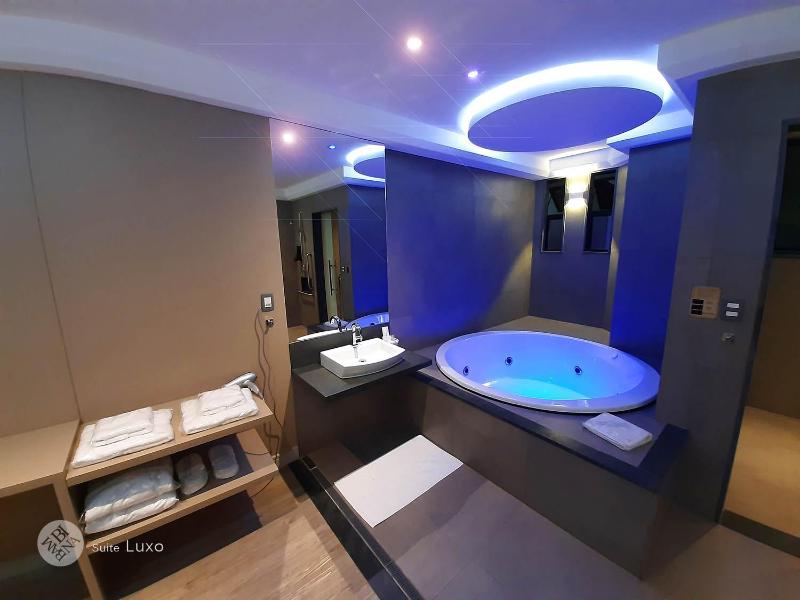 Bambina Hotel -adultos Somente image