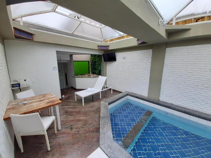 Bambina Hotel -adultos Somente image