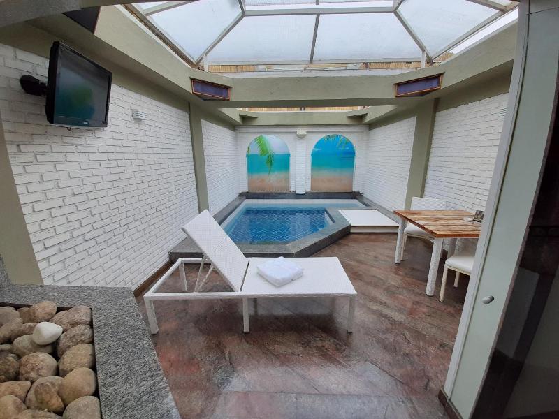 Bambina Hotel -adultos Somente image