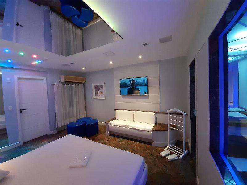 Bambina Hotel -adultos Somente image