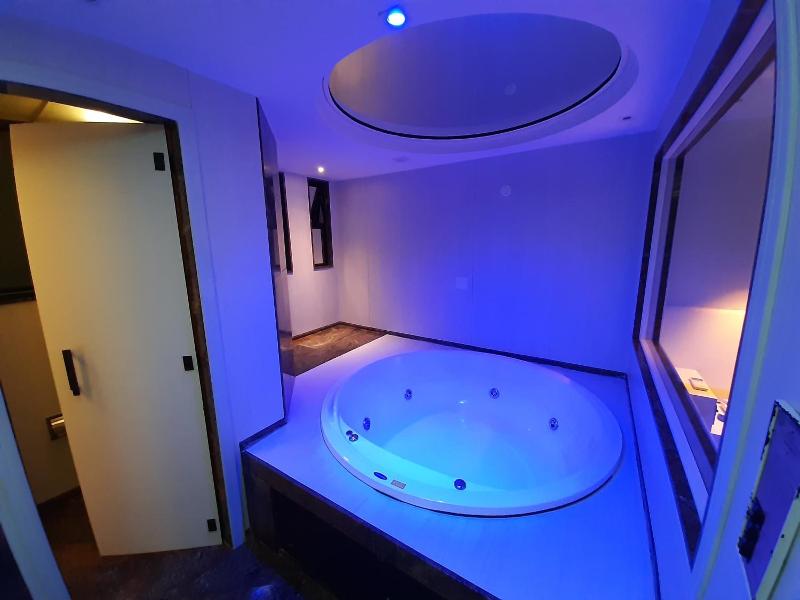 Bambina Hotel -adultos Somente image