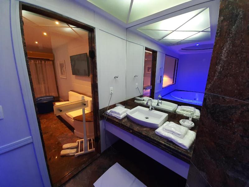 Bambina Hotel -adultos Somente image