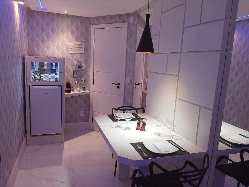 Bambina Hotel -adultos Somente image