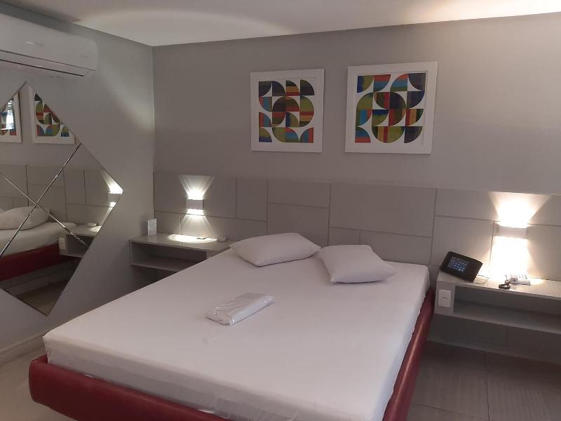 Bambina Hotel -adultos Somente image