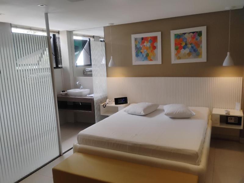 Bambina Hotel -adultos Somente image