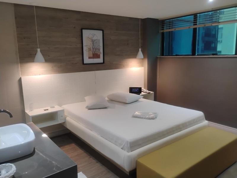 Bambina Hotel -adultos Somente image