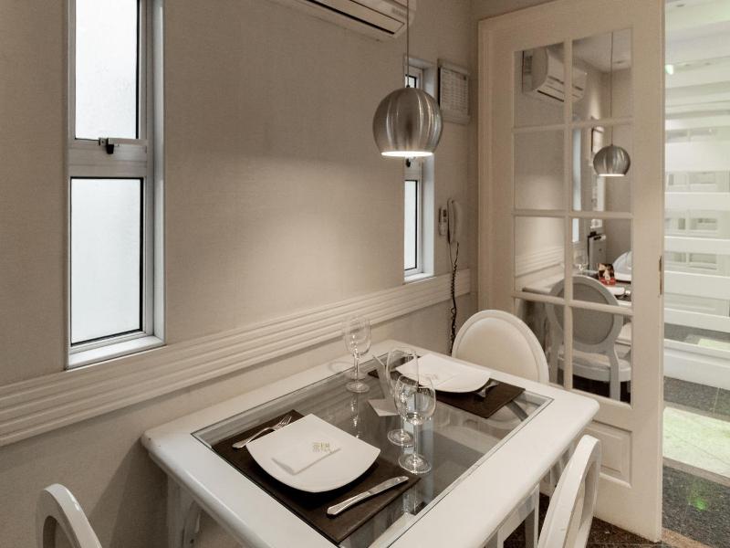 Bambina Hotel -adultos Somente image