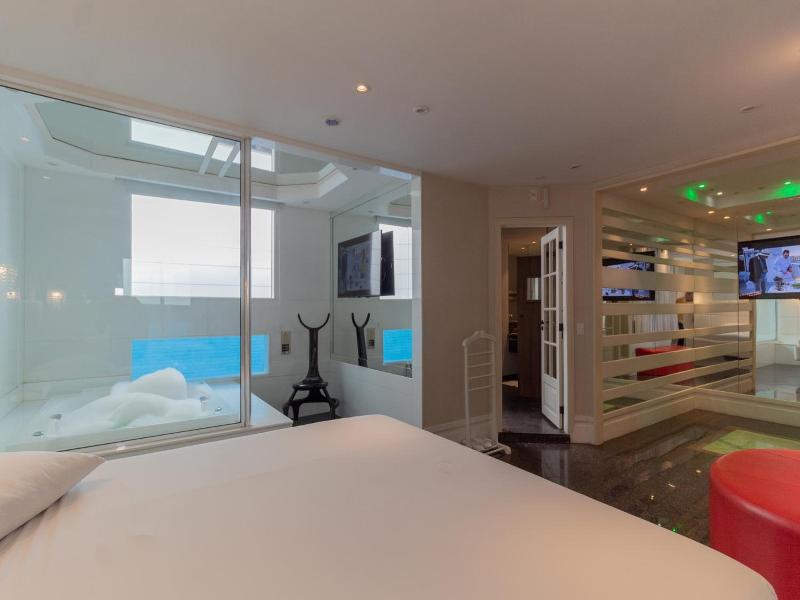 Bambina Hotel -adultos Somente image